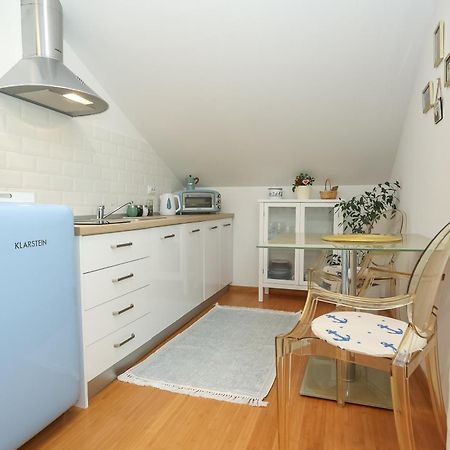 Z&A Studio Apartment With Parking Bozava Exterior photo